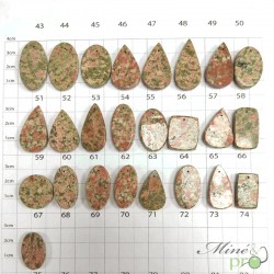 Unakite - cabochons percés